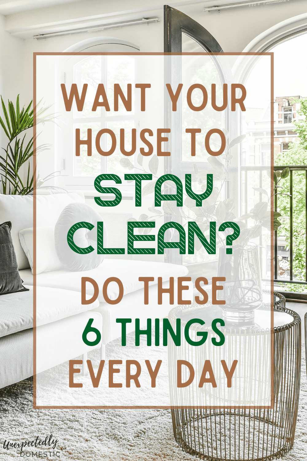 Want to keep your house clean ALL the time? Check out these awesome cleaning hacks! TONS of cleaning house aesthetic and spring cleaning aesthetic. These cleaning tips and tricks will help you make sure your bedroom, bathroom, and kitchen are always clean. Lazy Girl housekeeping life hacks 101! How to remove that overwhelmed messy house feeling, which is life changing! These helpful hints are everything you need to know.