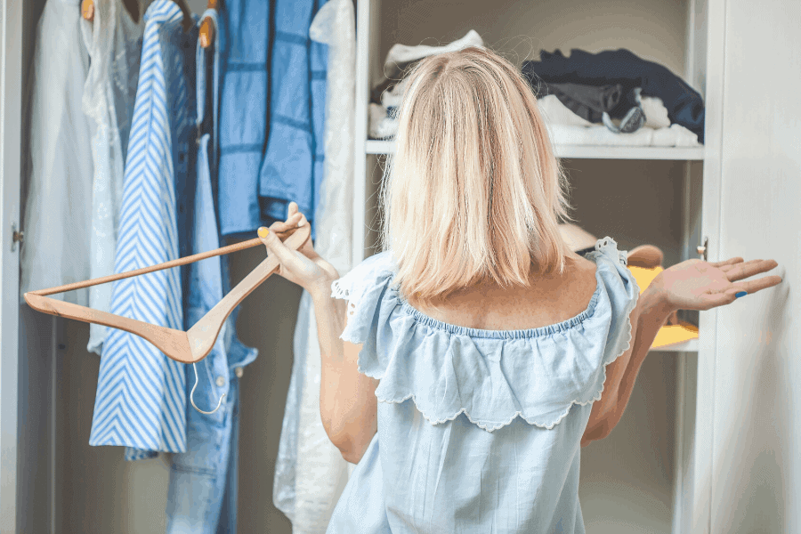 How to organize your closet on a budget!10 simple and inexpensive closet organizer ideas to finally have an organized, streamlined closet that functions.