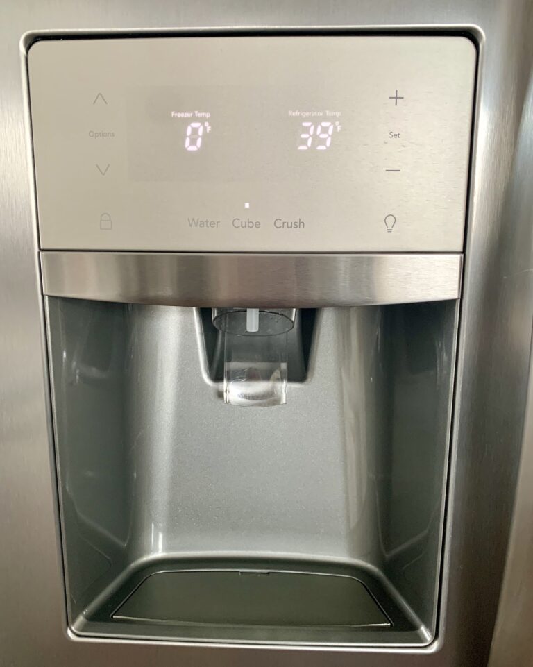 How to Keep Your Fridge Smelling Fresh Naturally (10 easy tricks!)