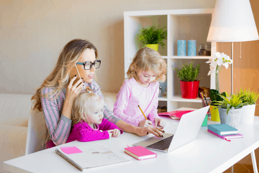 Ideas for stay at home moms to make money! These legit side hustle ideas for moms can be done from home, with no experience.