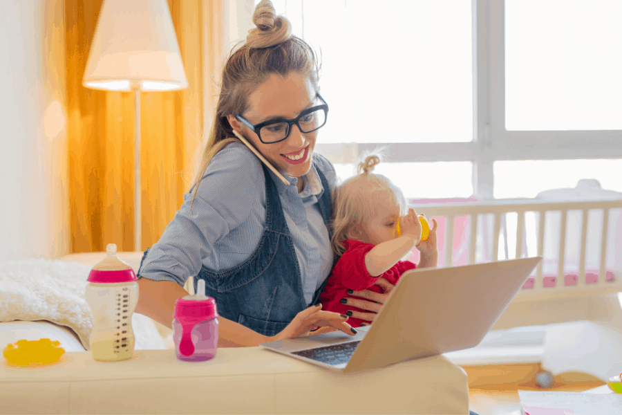 Ideas for stay at home moms to make money! These legit side hustle ideas for moms can be done from home, with no experience.