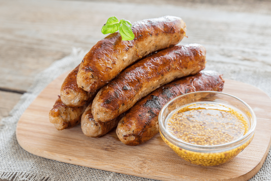 What to eat with bratwurst! These delicious, quick side dishes will turn a basic brat and sauerkraut dinner into something spectacular!