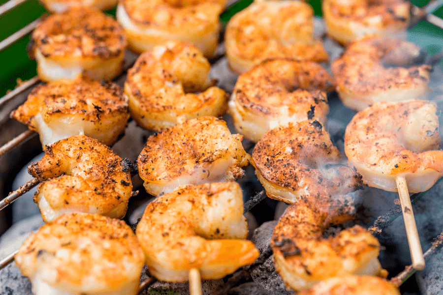 What to serve with grilled shrimp! Here are the BEST side dishes for shrimp to make a totally delicious dinner.