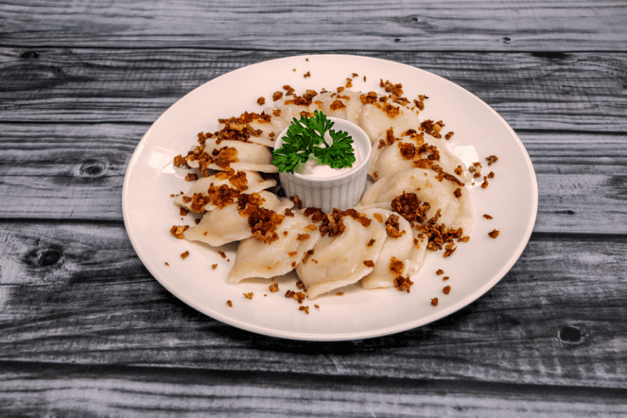 What to eat with perogies! Whether you’re serving perogies as a side dish or main dish, here are tons of delicious ways to make it a great meal.