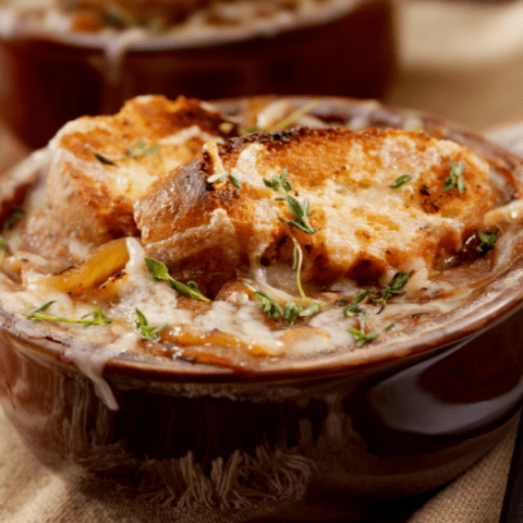 What to serve with french onion soup! These breads, proteins, and side dishes go with french onion soup best, to help you plan your next dinner party menu or cozy, delicious meal!