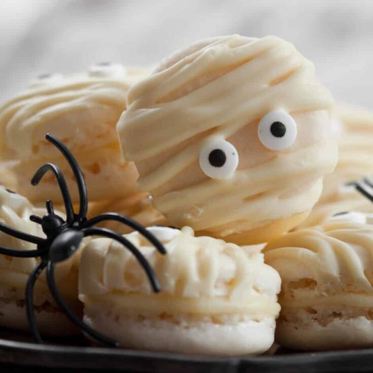 Image for Spooky Mummy Birthday Cake Macarons