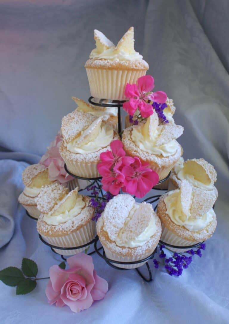 55 Elegant Tea Party Food Ideas (fancy snacks and treats for high tea!)