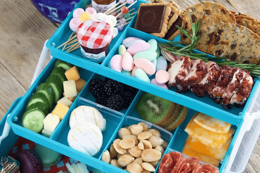 snackle box
